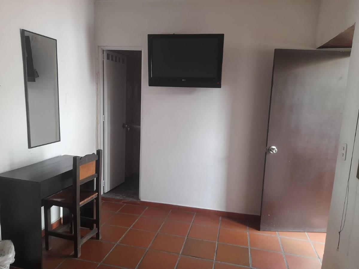 Hotel Colonial San Felipe Girón エクステリア 写真