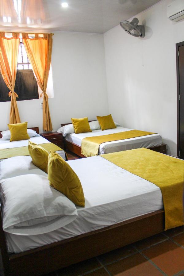 Hotel Colonial San Felipe Girón エクステリア 写真