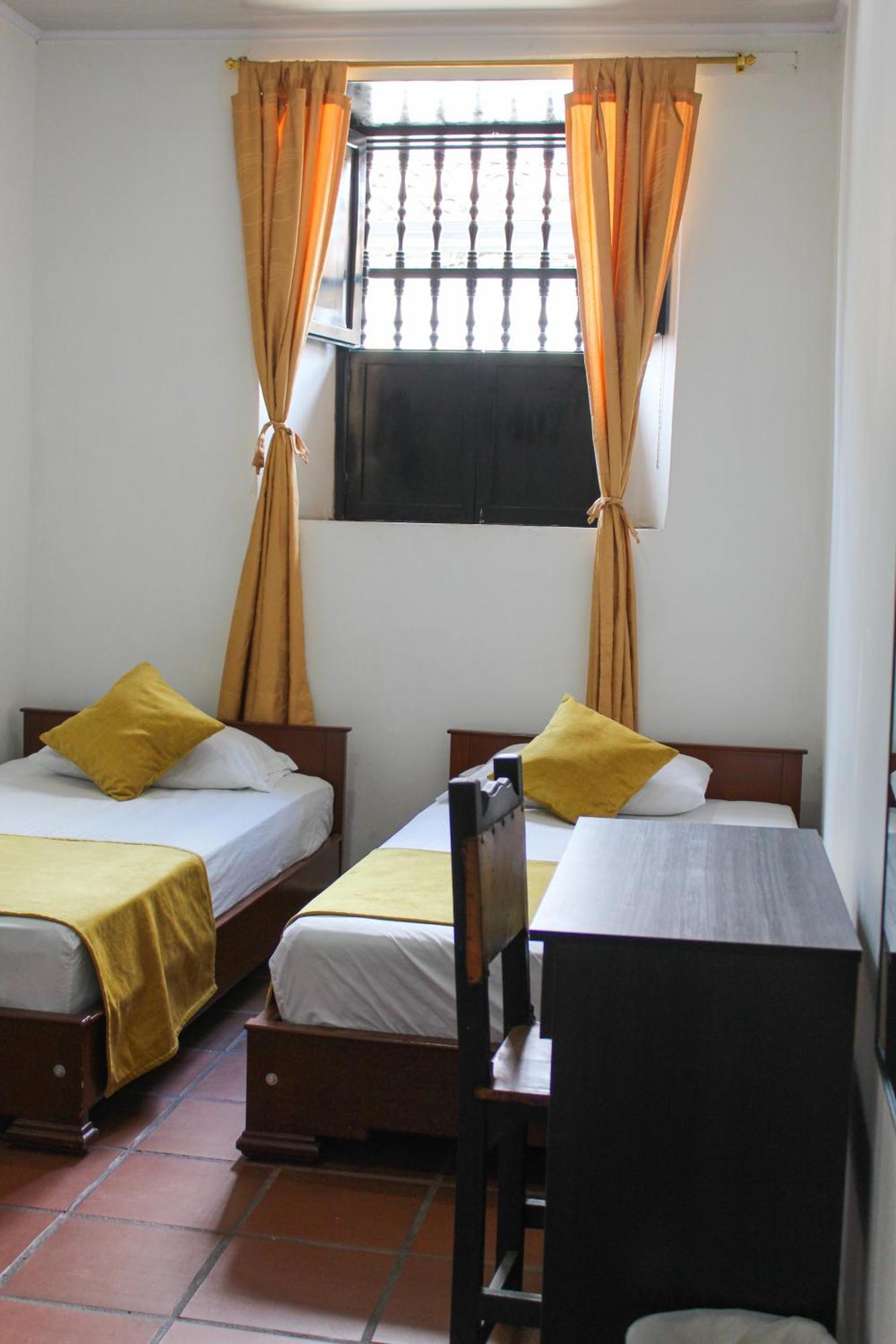 Hotel Colonial San Felipe Girón エクステリア 写真