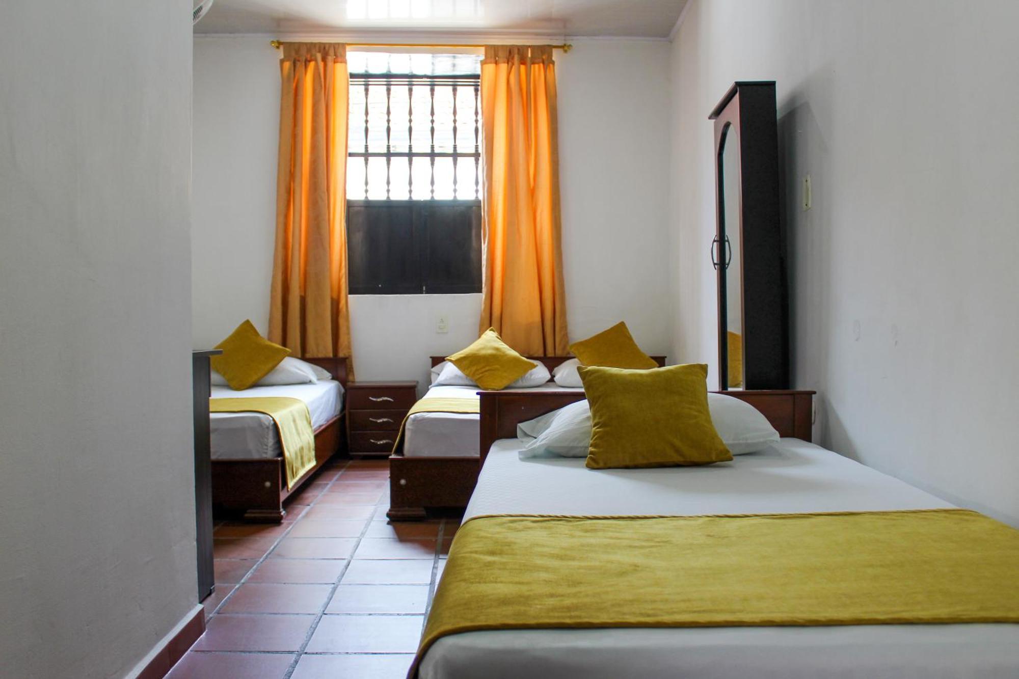 Hotel Colonial San Felipe Girón エクステリア 写真